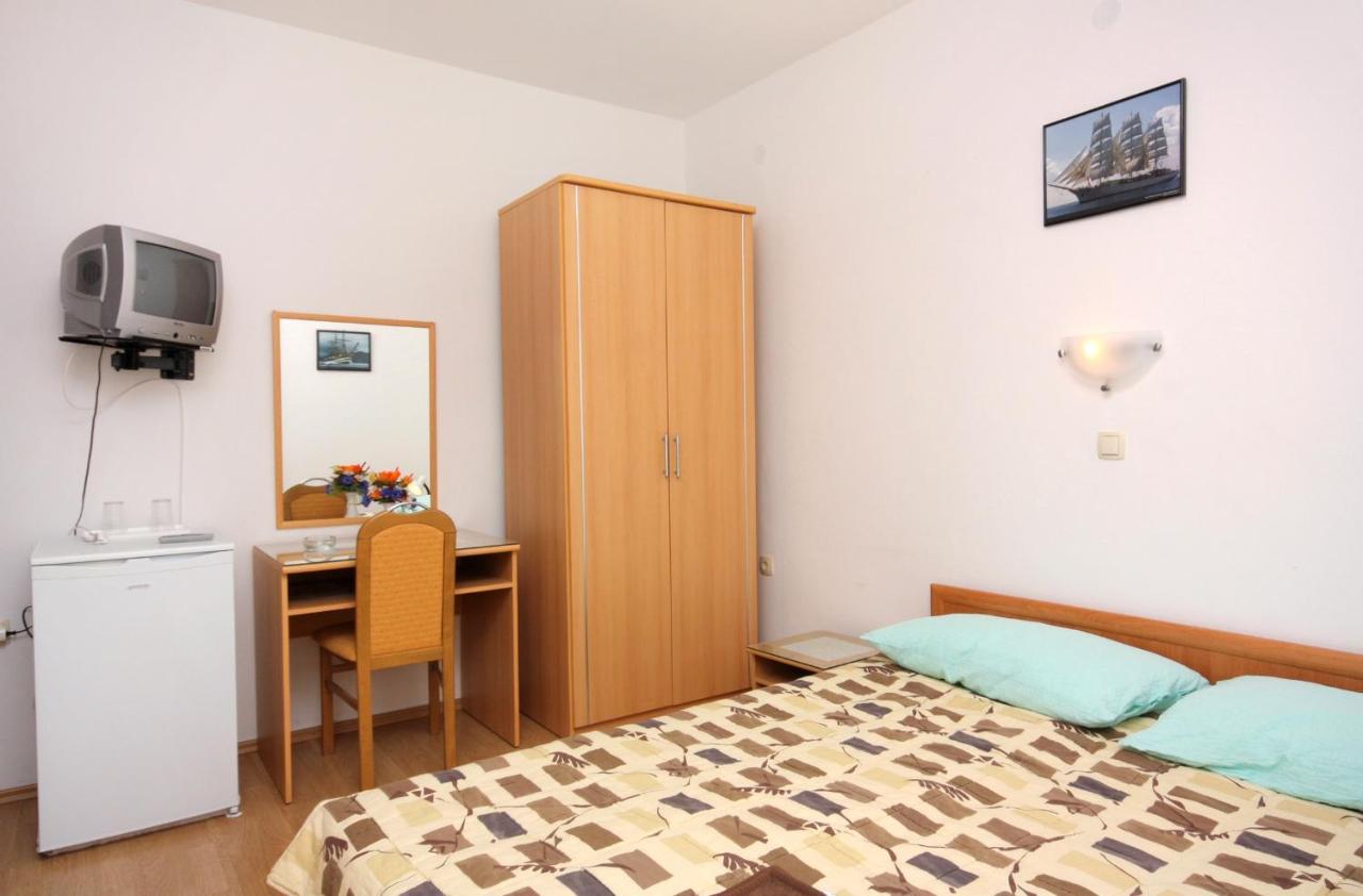 Double Room Vrbnik 5301B מראה חיצוני תמונה